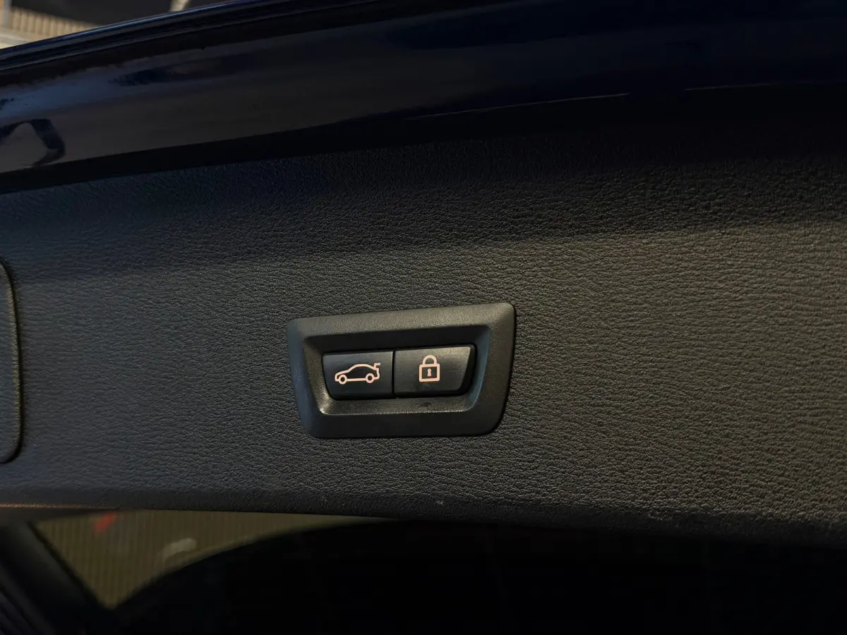 SDrive20i Centennial High Executive M-SPORT|PANO|HuD|MEMORY|KEYLESS|CAMERA|LED|LEDER|SFEERVERLICHTING|AUTOMAAT|NL AUTO|VOL!