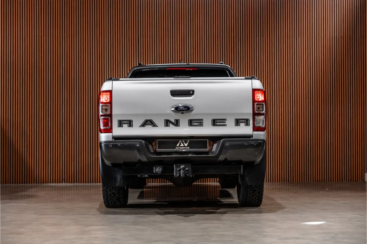 2.0 EcoBlue Wildtrak | 3500 KG | Bi-Xenon | Camera | Navigatie | Trekhaak | Cruise control | DAB | Stoelverwarming | Lederen bekleding | Orig. NL auto | Nieuwe APK