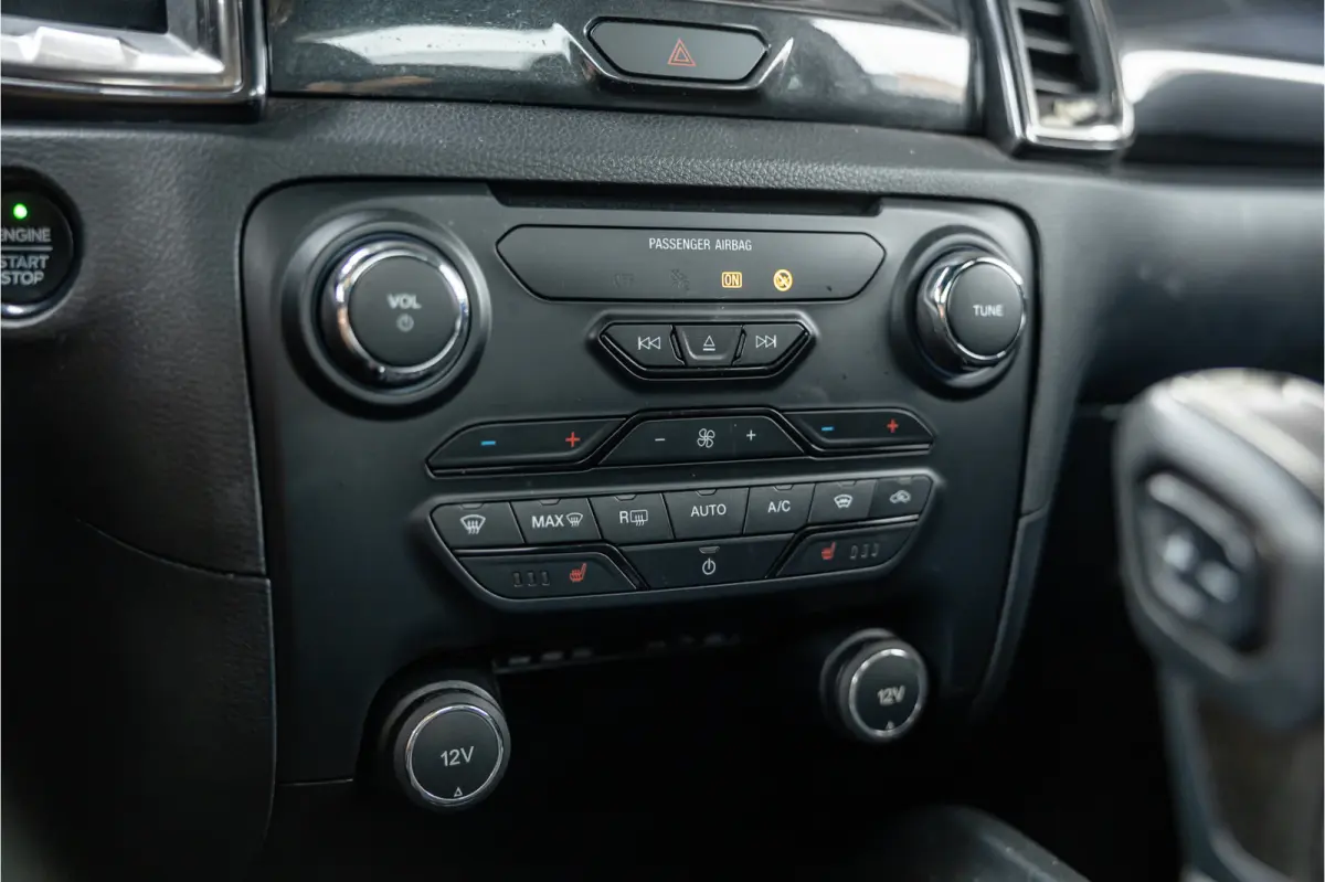 2.0 EcoBlue Wildtrak | 3500 KG | Bi-Xenon | Camera | Navigatie | Trekhaak | Cruise control | DAB | Stoelverwarming | Lederen bekleding | Orig. NL auto | Nieuwe APK