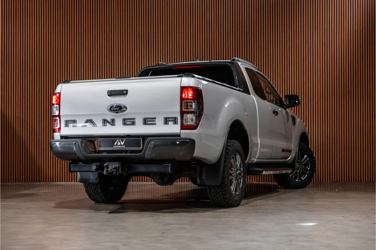 2.0 EcoBlue Wildtrak | 3500 KG | Bi-Xenon | Camera | Navigatie | Trekhaak | Cruise control | DAB | Stoelverwarming | Lederen bekleding | Orig. NL auto | Nieuwe APK