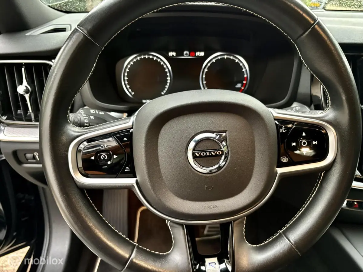 2.0 T4 R-Design 211 pk BLIS Polestar tuning