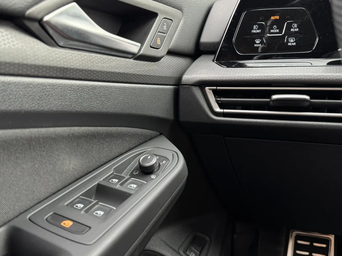 1.4 eHybrid GTE 245PK | Digital Cockpit | IQ Drive | Sportstoelen | LED | CarPlay | Adaptive Cruise | Navigatie | Climate