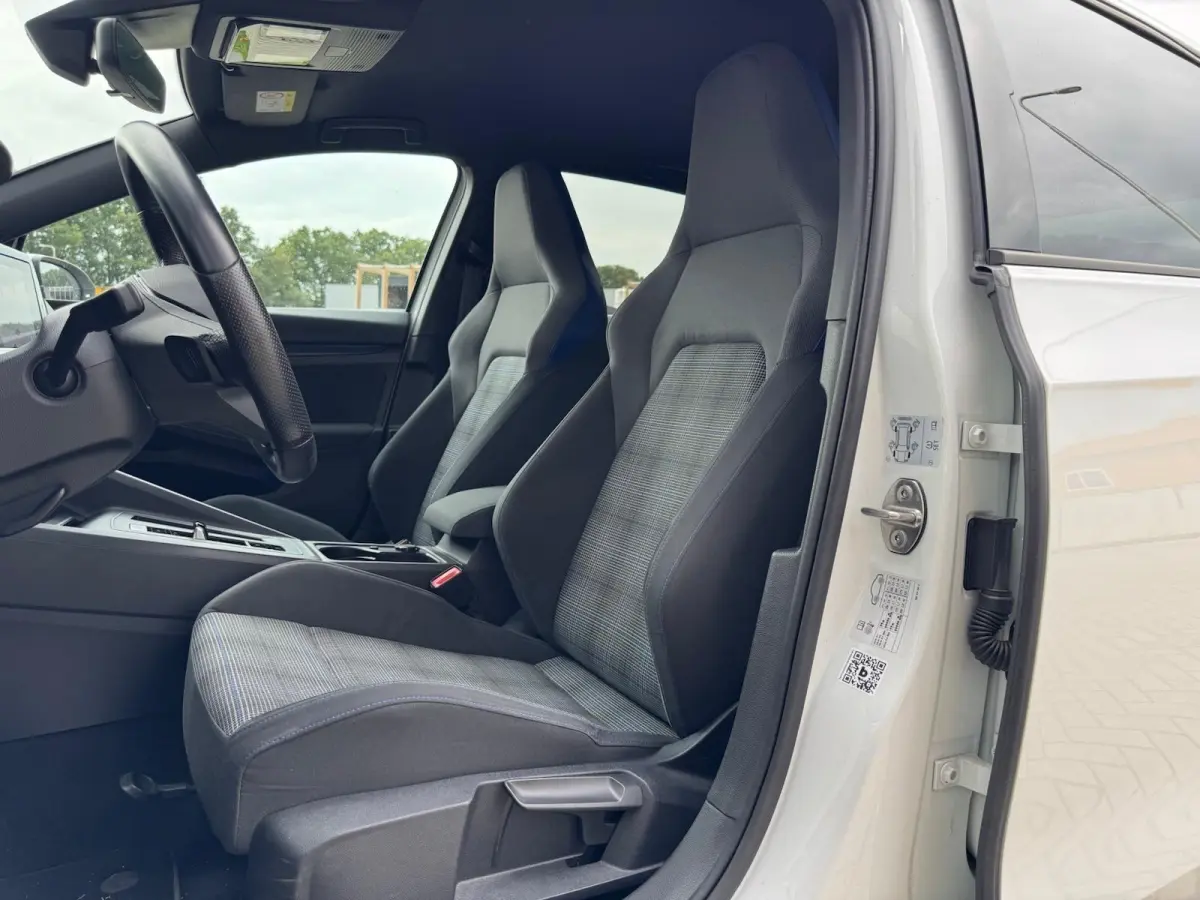1.4 eHybrid GTE 245PK | Digital Cockpit | IQ Drive | Sportstoelen | LED | CarPlay | Adaptive Cruise | Navigatie | Climate