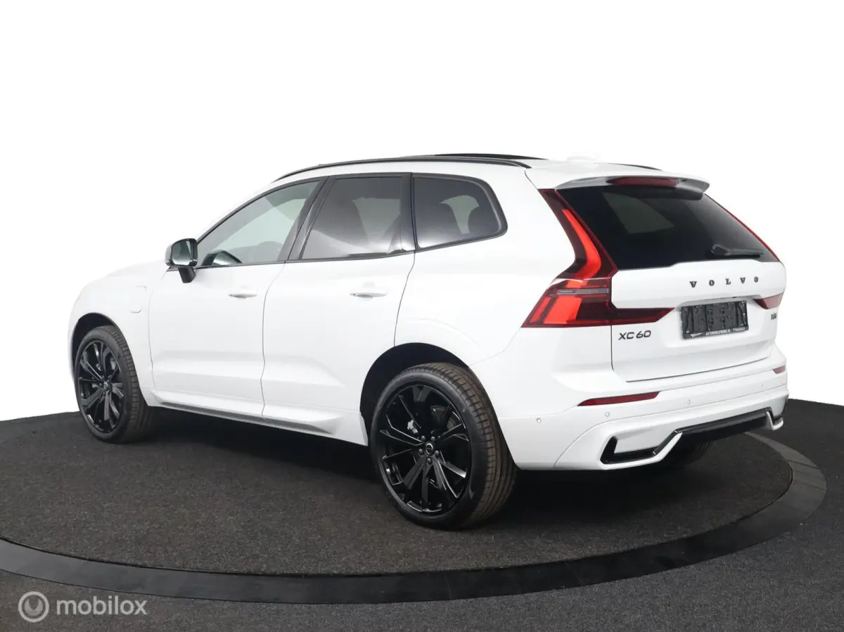 2.0 T6 Plug-in hybrid AWD Ultra Black Edition | Head Up | Panoramadak | 360 Camera | Harman Kardon | Adaptieve Cruise | BLISS