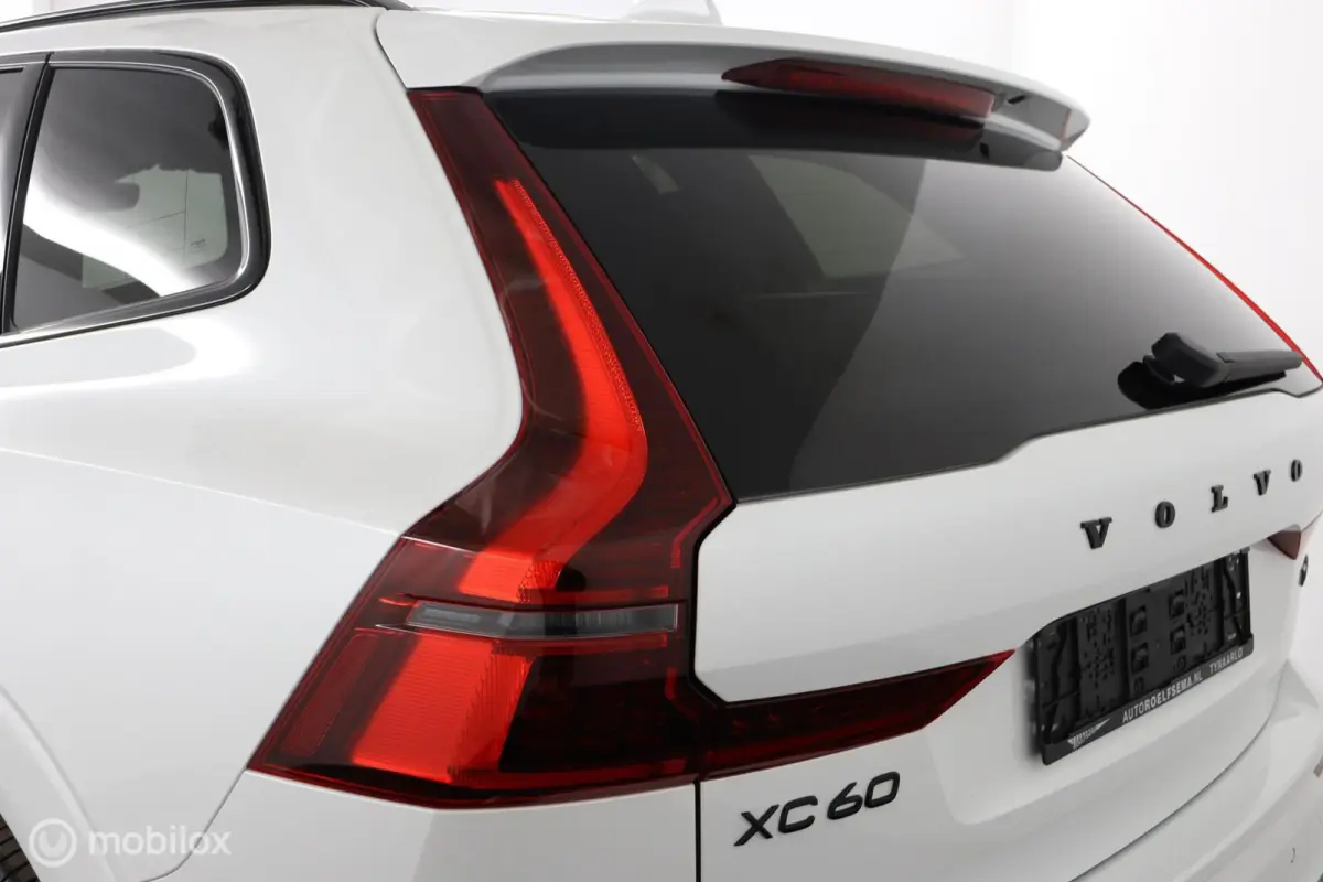 2.0 T6 Plug-in hybrid AWD Ultra Black Edition | Head Up | Panoramadak | 360 Camera | Harman Kardon | Adaptieve Cruise | BLISS