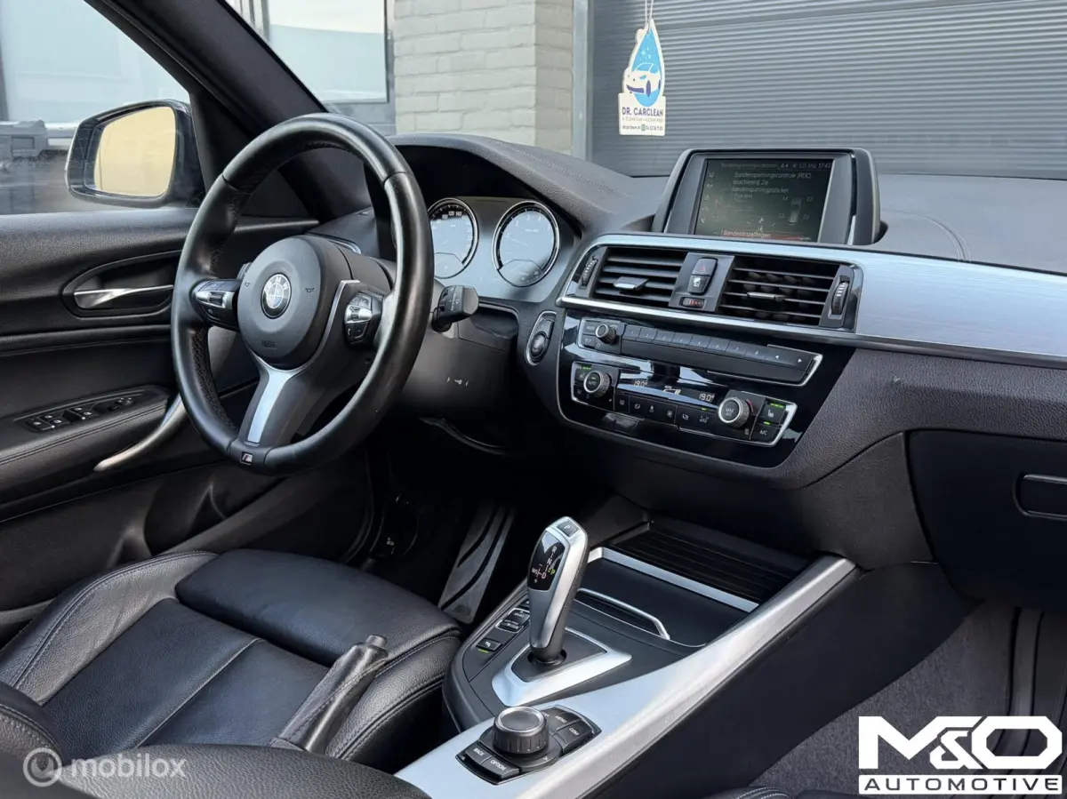 118i | High Executive | M Sport Shadow | STOELVW