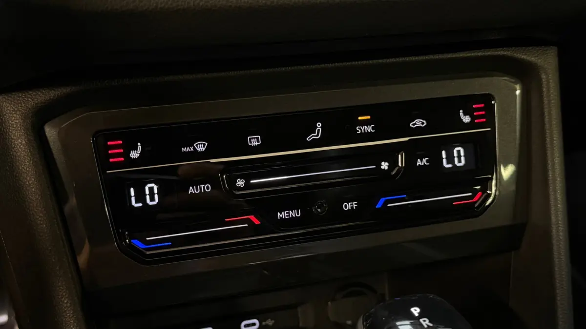 1.5 TSI 3X R-LINE |PANO|HuD|IQ LIGHTS|ACC|LANE ASSIST|CARPLAY|TREKHAAK|SFEERVERLICHTING|20 INCH|2021|BOMVOL!