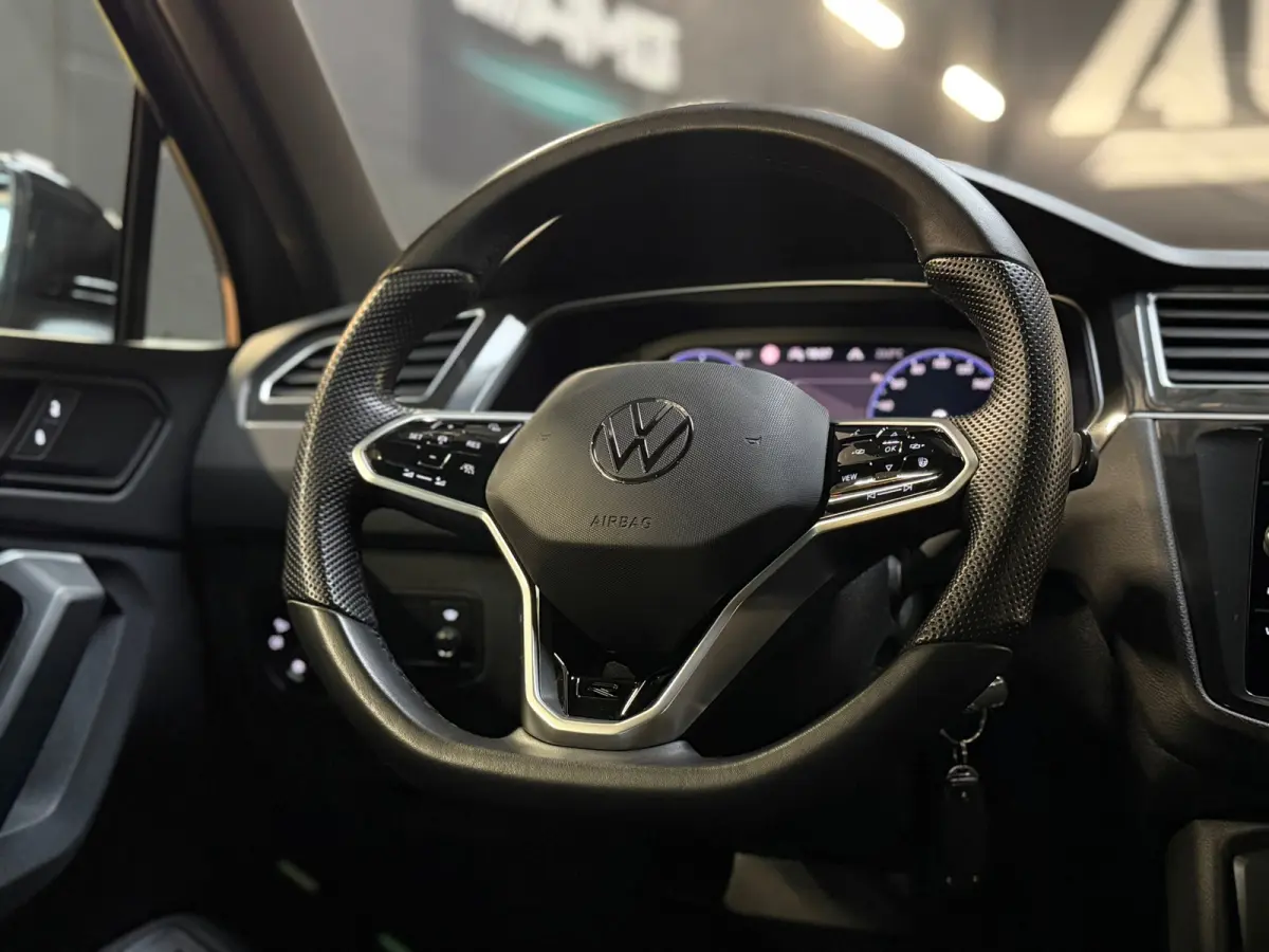 1.5 TSI 3X R-LINE |PANO|HuD|IQ LIGHTS|ACC|LANE ASSIST|CARPLAY|TREKHAAK|SFEERVERLICHTING|20 INCH|2021|BOMVOL!