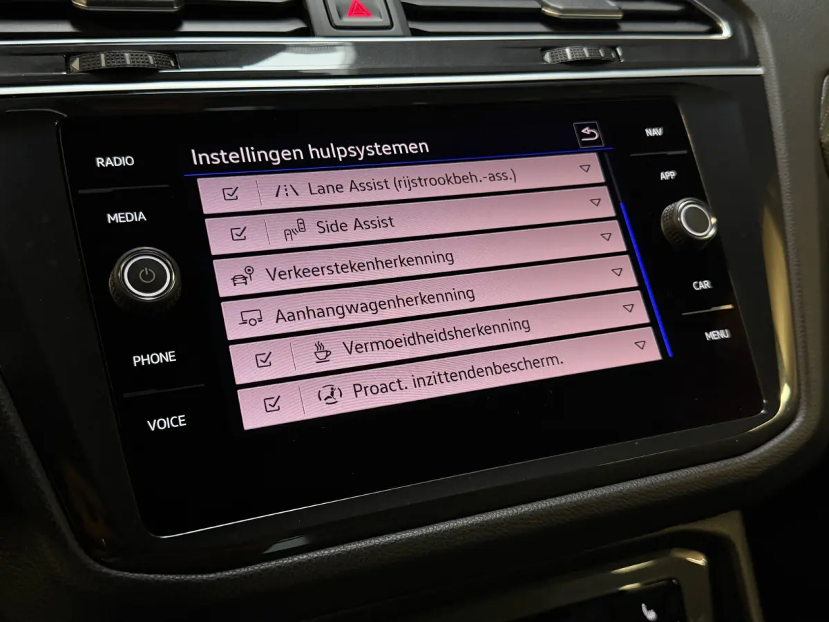 1.5 TSI 3X R-LINE |PANO|HuD|IQ LIGHTS|ACC|LANE ASSIST|CARPLAY|TREKHAAK|SFEERVERLICHTING|20 INCH|2021|BOMVOL!