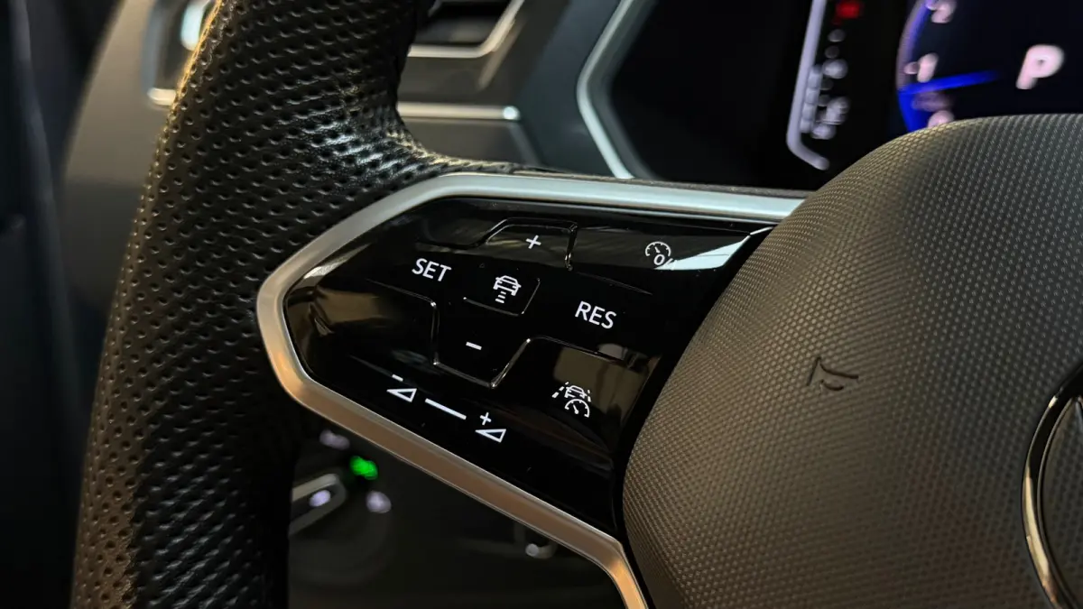 1.5 TSI 3X R-LINE |PANO|HuD|IQ LIGHTS|ACC|LANE ASSIST|CARPLAY|TREKHAAK|SFEERVERLICHTING|20 INCH|2021|BOMVOL!