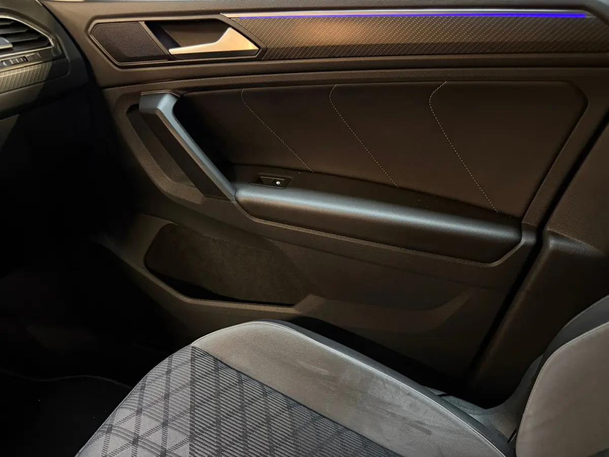 1.5 TSI 3X R-LINE |PANO|HuD|IQ LIGHTS|ACC|LANE ASSIST|CARPLAY|TREKHAAK|SFEERVERLICHTING|20 INCH|2021|BOMVOL!