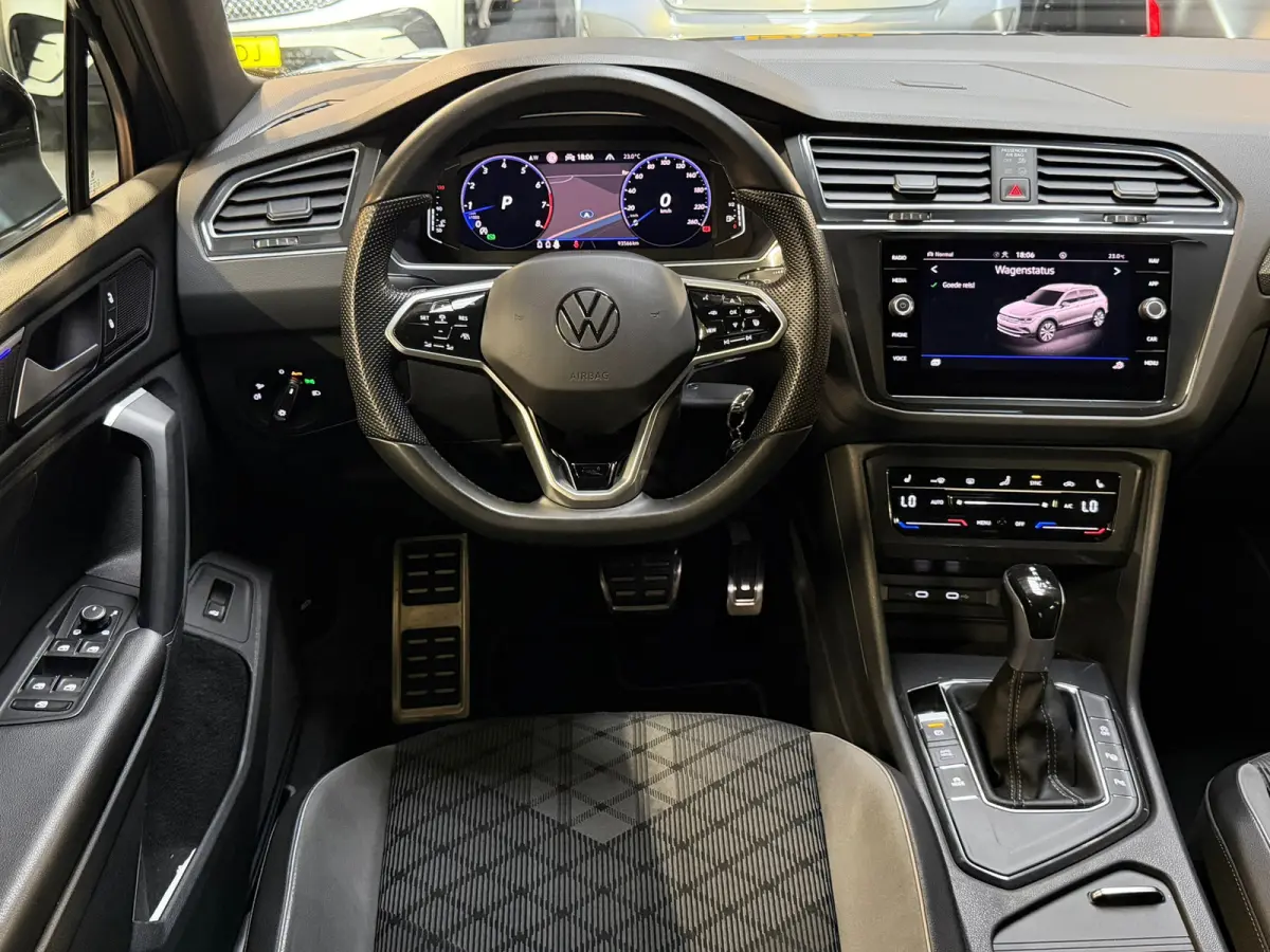 1.5 TSI 3X R-LINE |PANO|HuD|IQ LIGHTS|ACC|LANE ASSIST|CARPLAY|TREKHAAK|SFEERVERLICHTING|20 INCH|2021|BOMVOL!