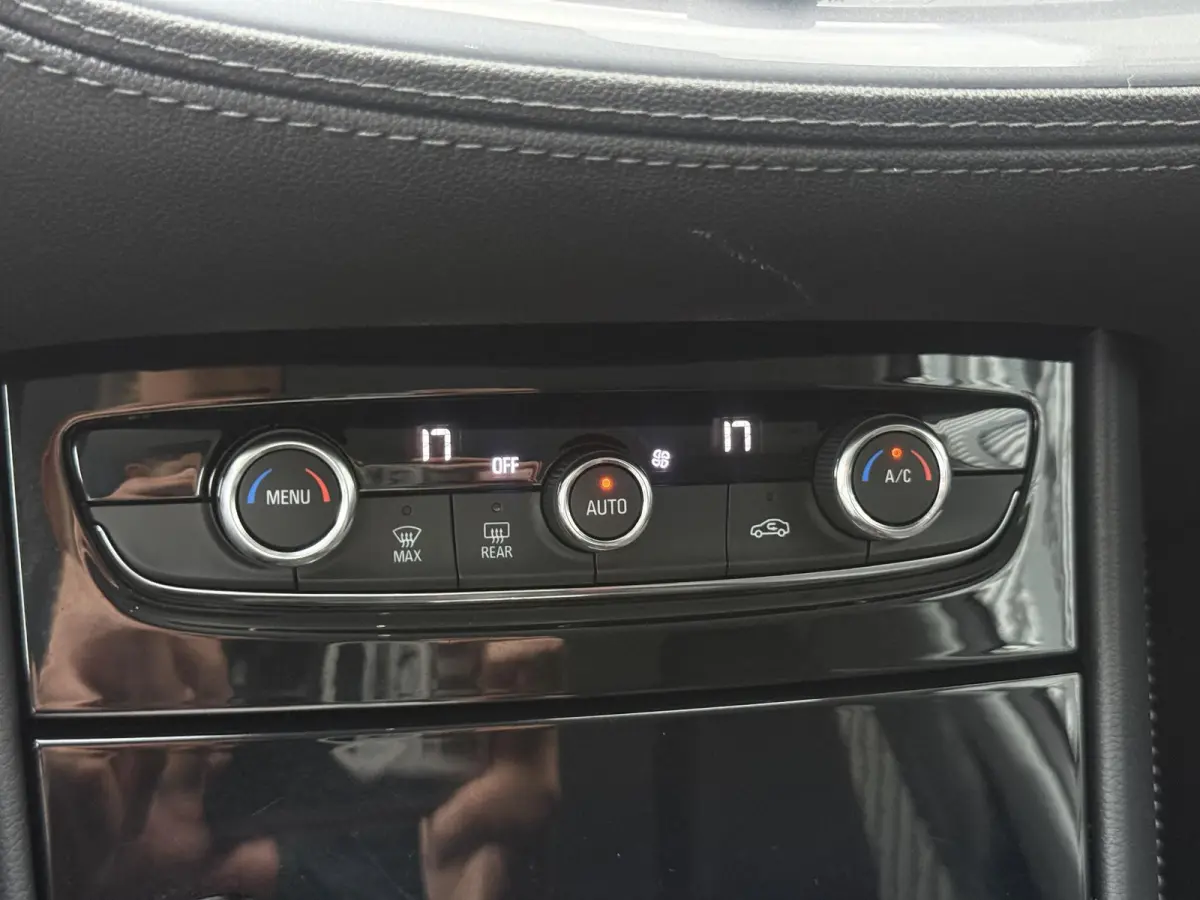 1.2 Turbo Elegance Navi|Camera|Carplay|D-riem vv in 2024|Clima|Cruise|N.A.P|APK tot 01-2028