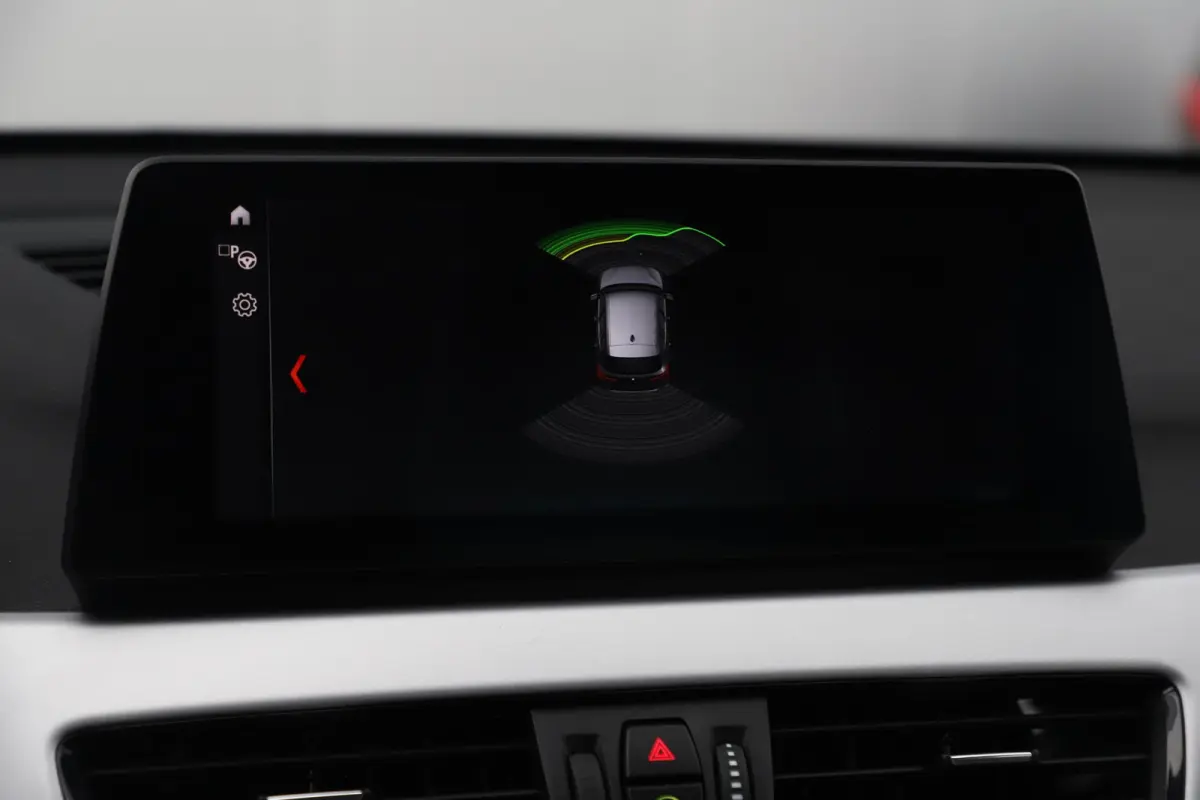 xDrive25e Business Edition Plus Trekhaak Leder LED Navigatie Head up Display Stoelverwarming 18 inch LMV Elektrische Achterklep
