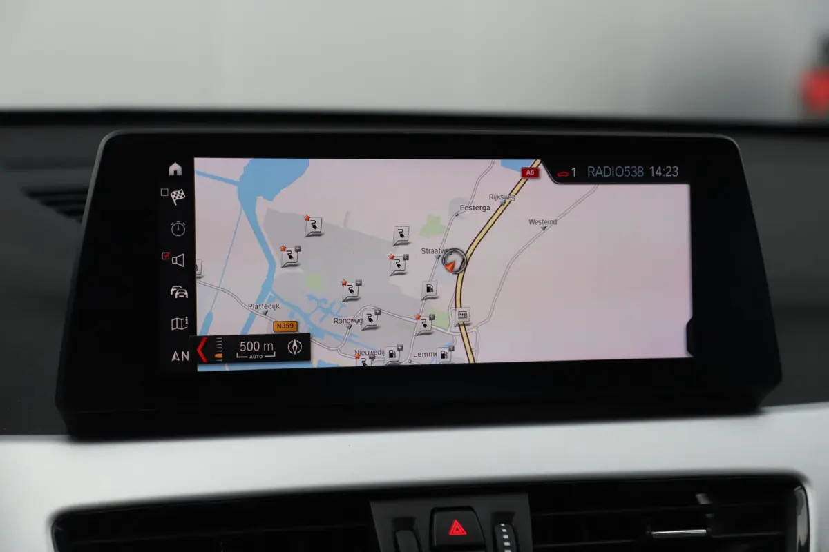 xDrive25e Business Edition Plus Trekhaak Leder LED Navigatie Head up Display Stoelverwarming 18 inch LMV Elektrische Achterklep