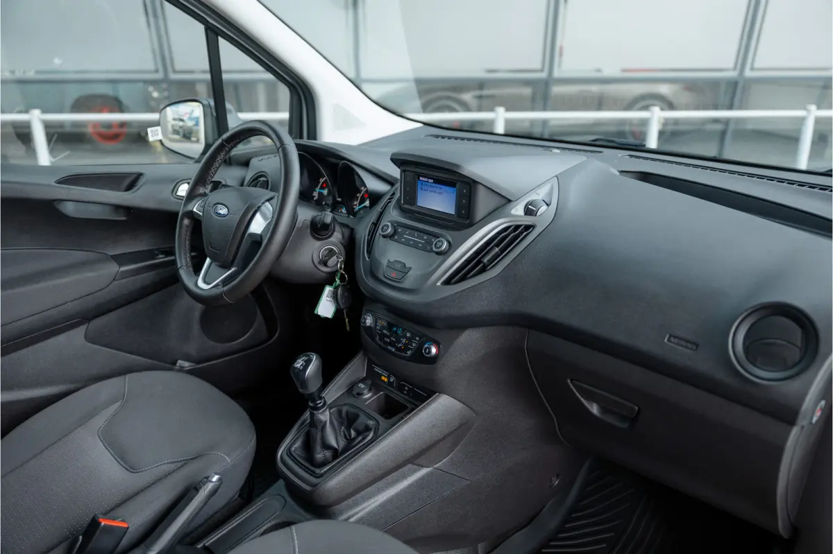1.0 100 PK | Benzine | Navigatie | CarPlay | PDC | Stoelverwarming | Cruise control | MF Stuur | Airco | Nieuwe APK | Dealer onderhouden