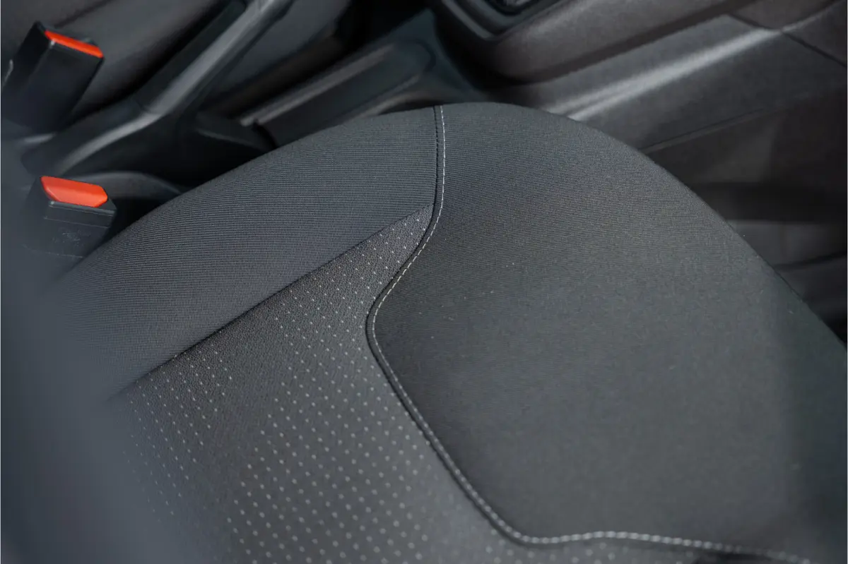 1.0 100 PK | Benzine | Navigatie | CarPlay | PDC | Stoelverwarming | Cruise control | MF Stuur | Airco | Nieuwe APK | Dealer onderhouden