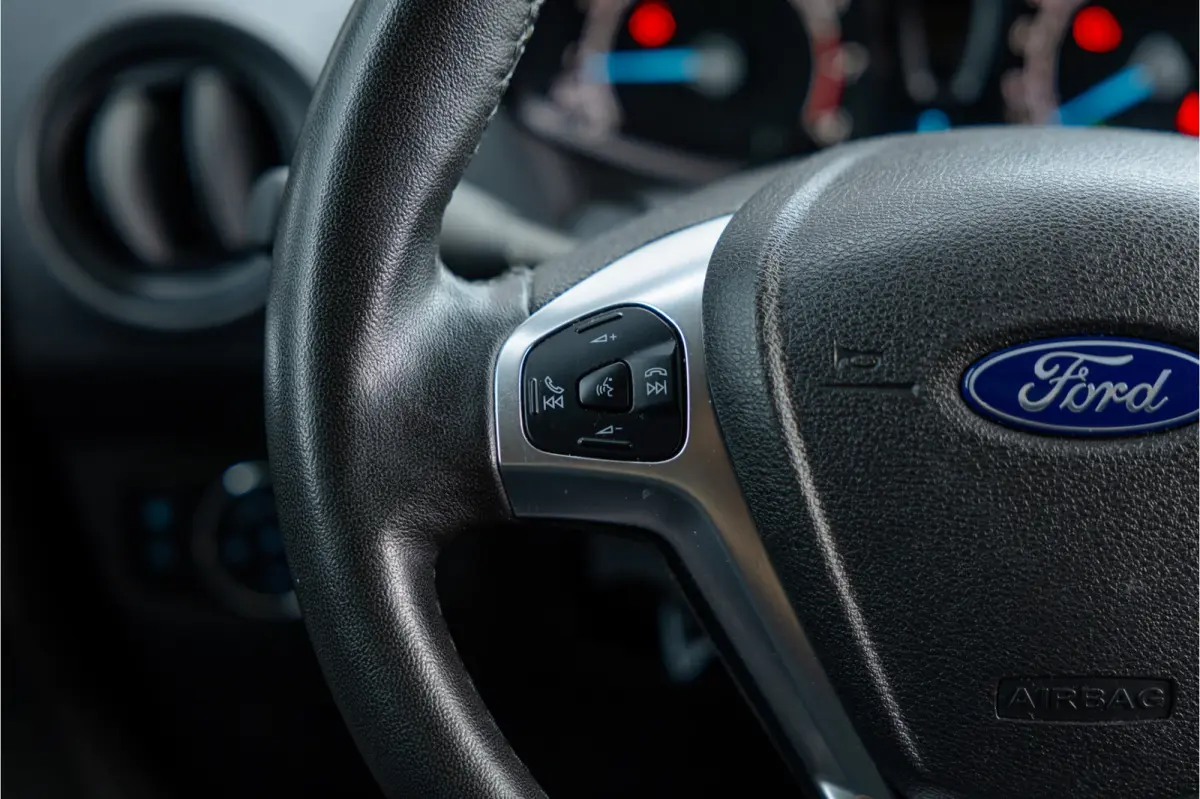 1.0 100 PK | Benzine | Navigatie | CarPlay | PDC | Stoelverwarming | Cruise control | MF Stuur | Airco | Nieuwe APK | Dealer onderhouden