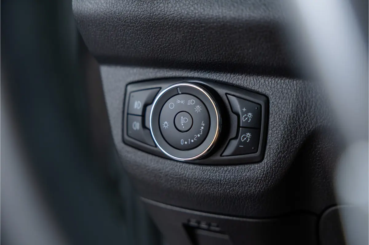 1.0 100 PK | Benzine | Navigatie | CarPlay | PDC | Stoelverwarming | Cruise control | MF Stuur | Airco | Nieuwe APK | Dealer onderhouden