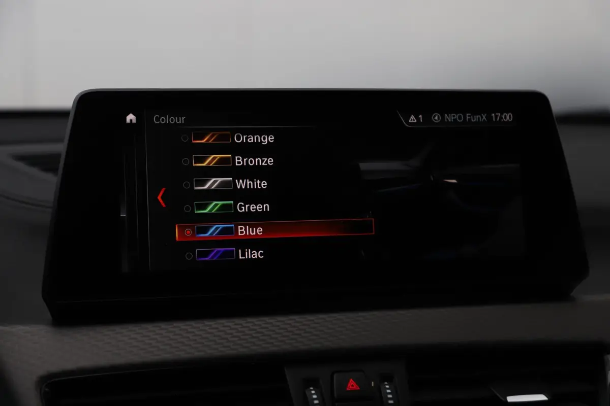 sDrive20i M Sport Business Edition Plus Automaat Panoramadak Leder Sportstoelen Head Up Display M Brooklyn Grau Sfeerverlichting LED Stuur & Stoelverwarming