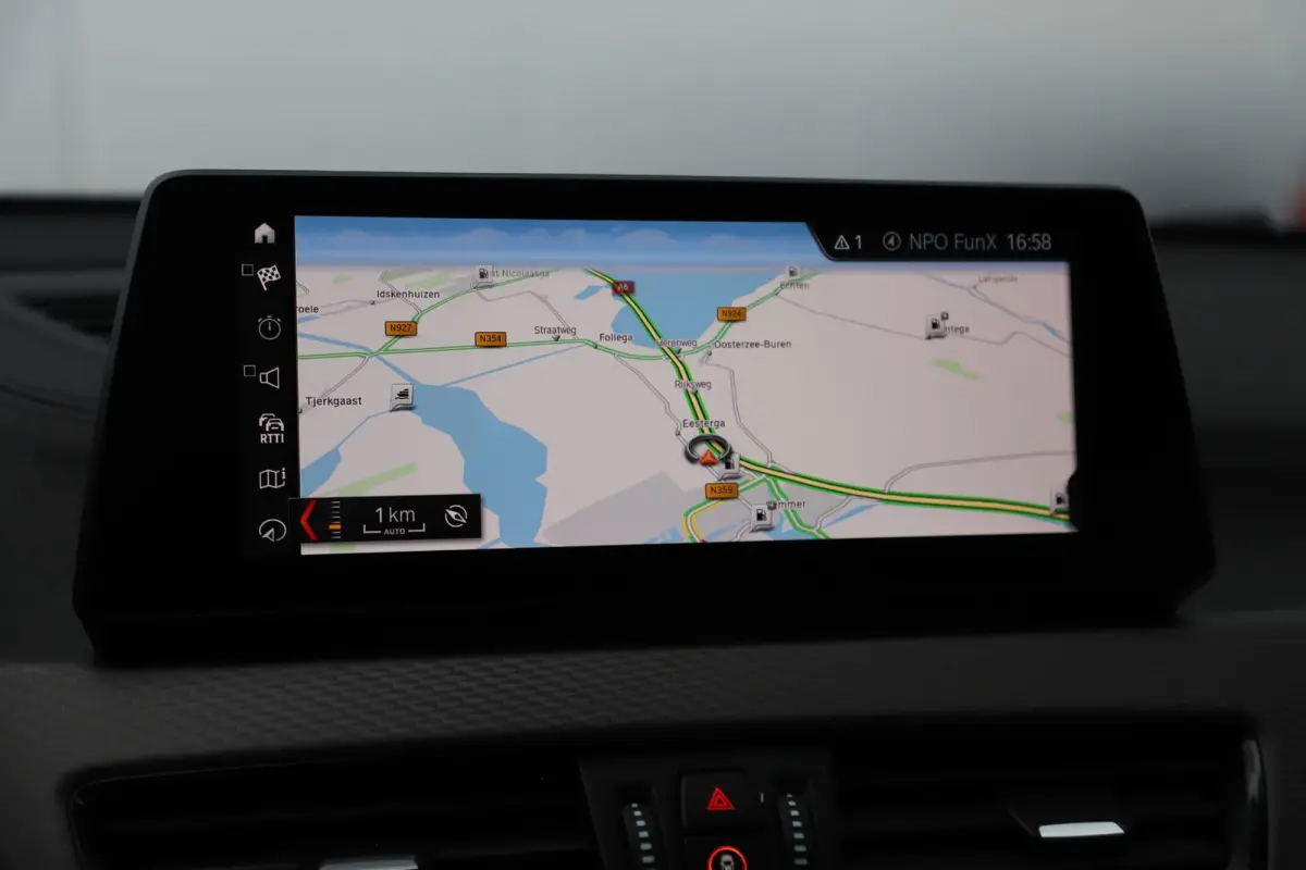sDrive20i M Sport Business Edition Plus Automaat Panoramadak Leder Sportstoelen Head Up Display M Brooklyn Grau Sfeerverlichting LED Stuur & Stoelverwarming