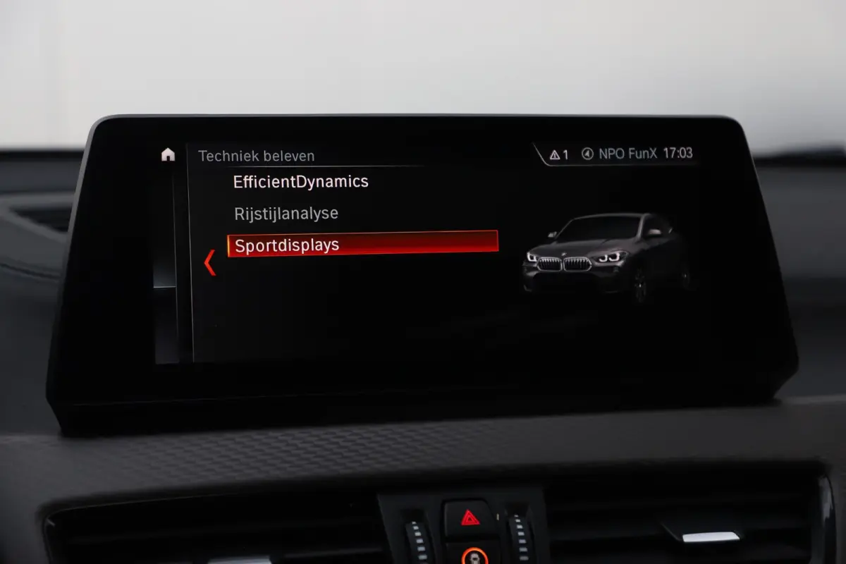sDrive20i M Sport Business Edition Plus Automaat Panoramadak Leder Sportstoelen Head Up Display M Brooklyn Grau Sfeerverlichting LED Stuur & Stoelverwarming