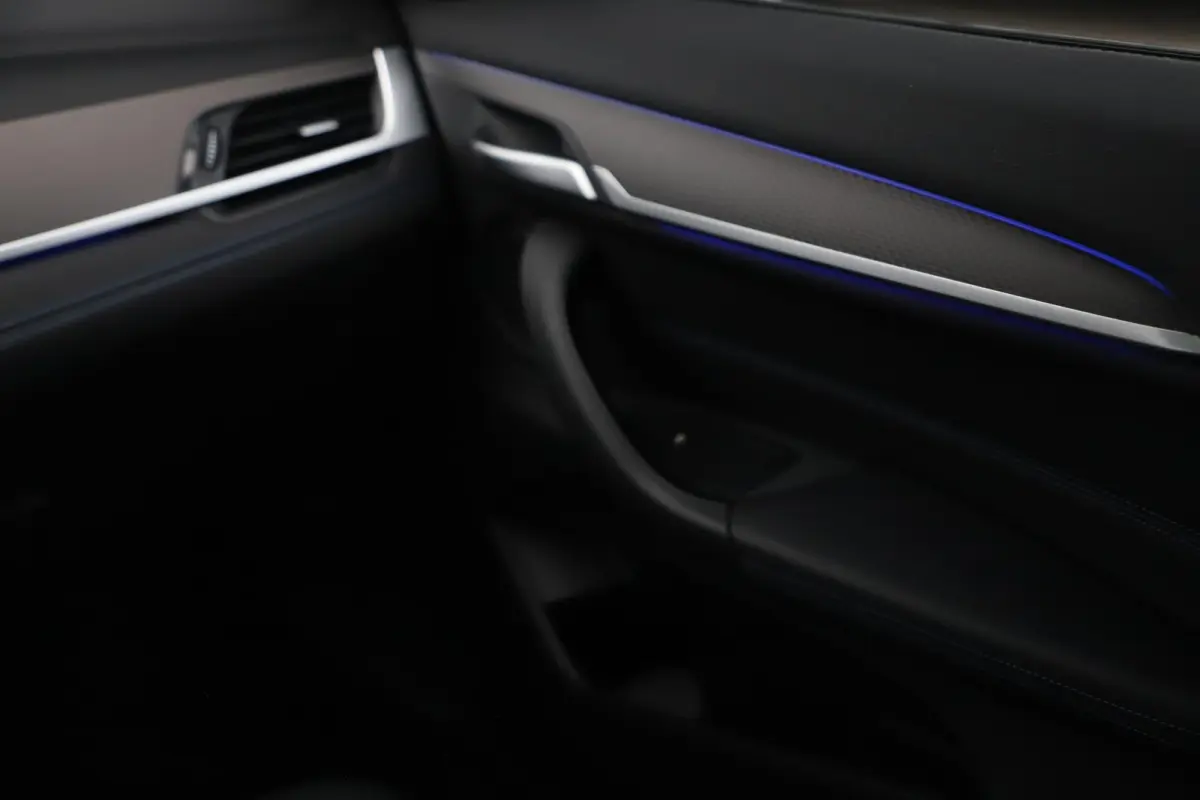 sDrive20i M Sport Business Edition Plus Automaat Panoramadak Leder Sportstoelen Head Up Display M Brooklyn Grau Sfeerverlichting LED Stuur & Stoelverwarming