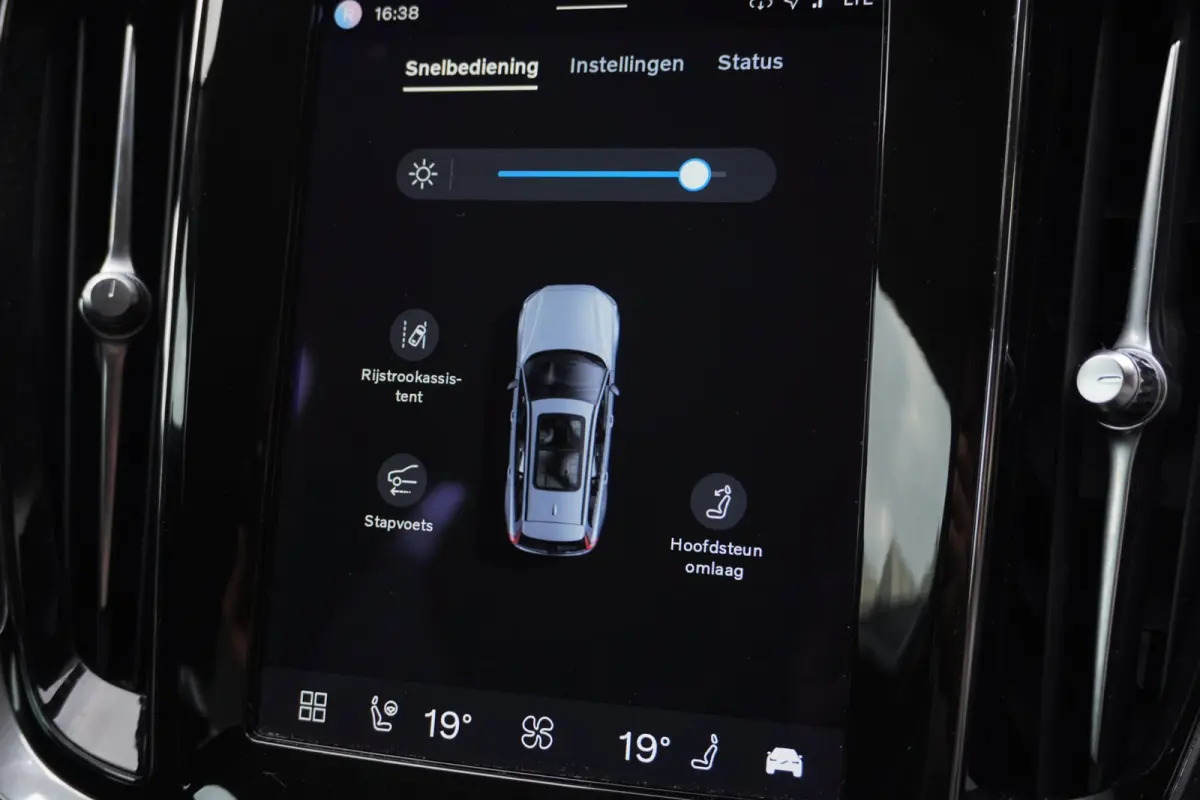 2.0 T6 Plug-in hybrid AWD Plus Dark | Automaat | 113.000KM | Vol opties | 2022 | Dealerauto | Inruil mogelijk
