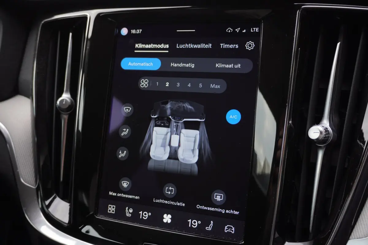 2.0 T6 Plug-in hybrid AWD Plus Dark | Automaat | 113.000KM | Vol opties | 2022 | Dealerauto | Inruil mogelijk