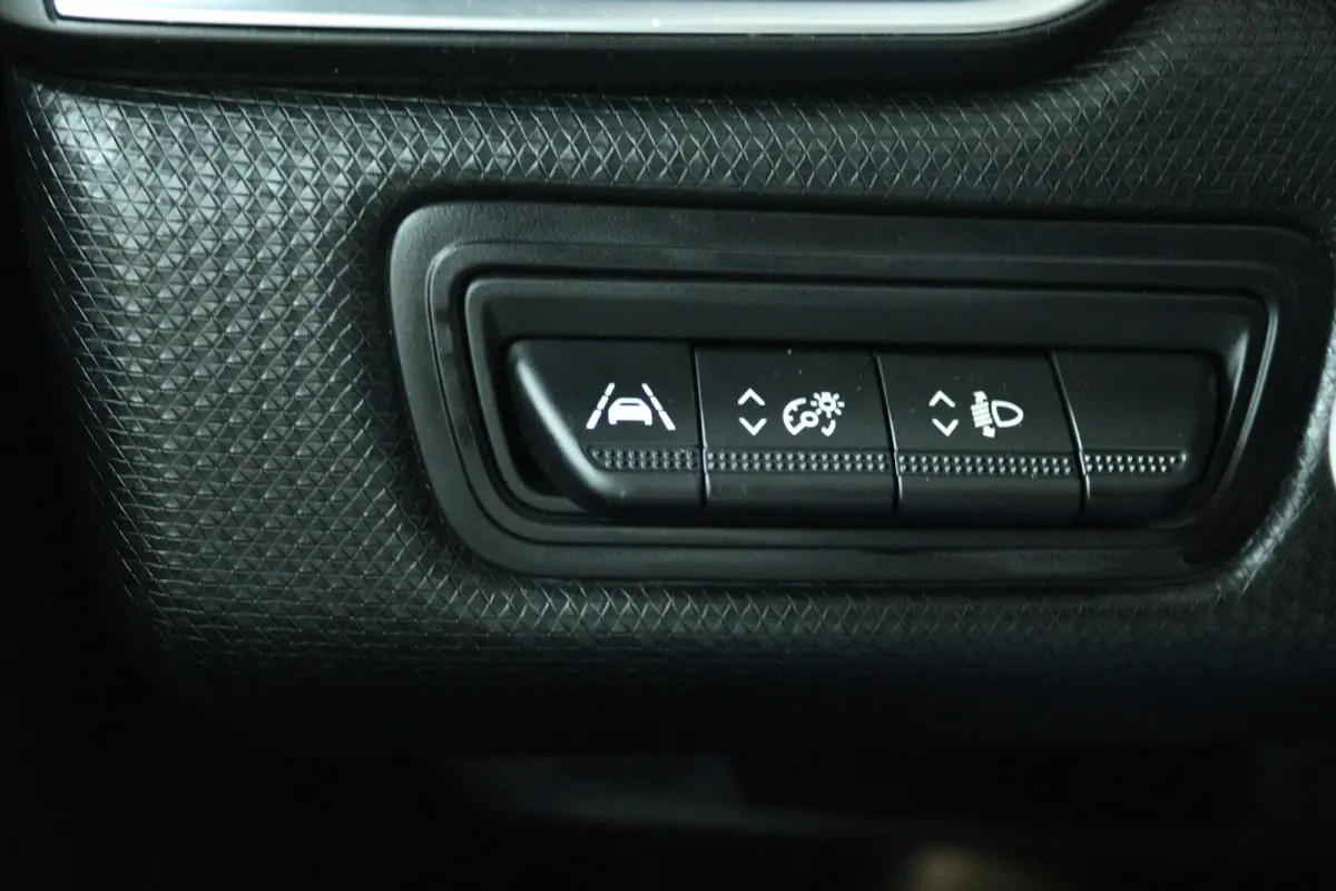 1.0 TCe Intens (CAMERA, NAVIGATIE, CRUISE CONTROL, PARKEERSENSOREN)