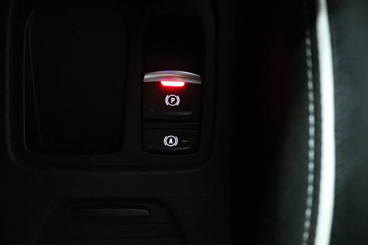1.0 TCe Intens (CAMERA, NAVIGATIE, CRUISE CONTROL, PARKEERSENSOREN)