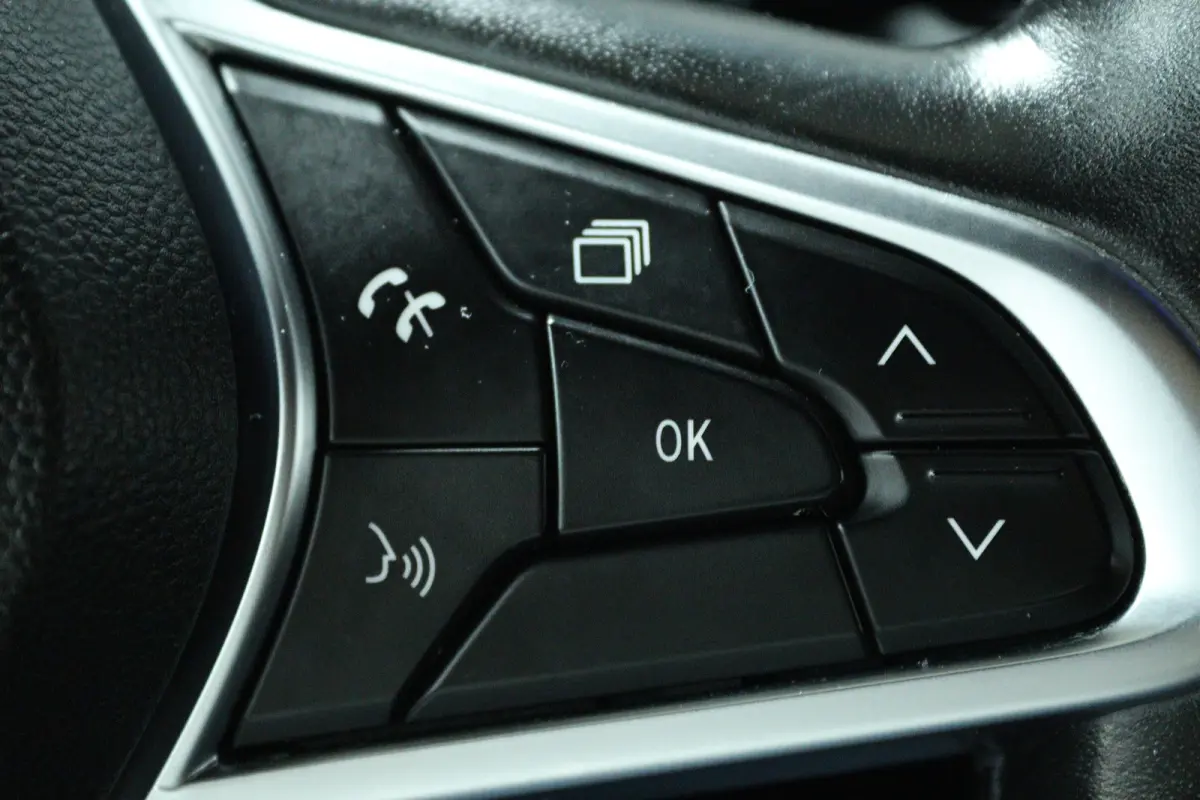 1.0 TCe Intens (CAMERA, NAVIGATIE, CRUISE CONTROL, PARKEERSENSOREN)
