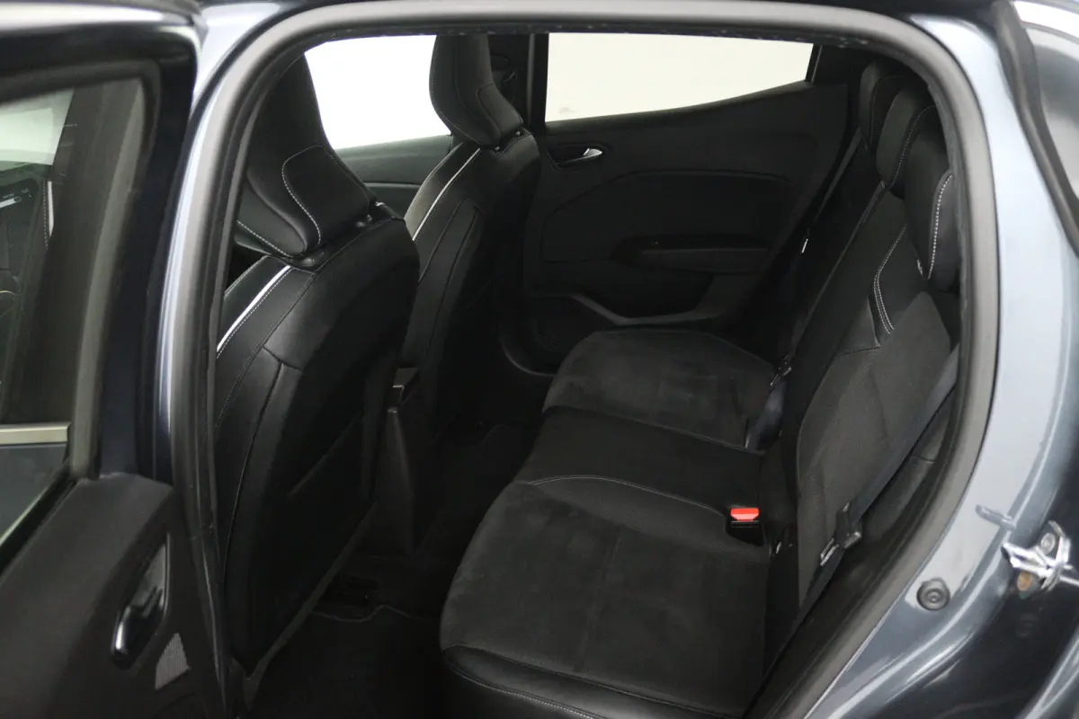 1.0 TCe Intens (CAMERA, NAVIGATIE, CRUISE CONTROL, PARKEERSENSOREN)