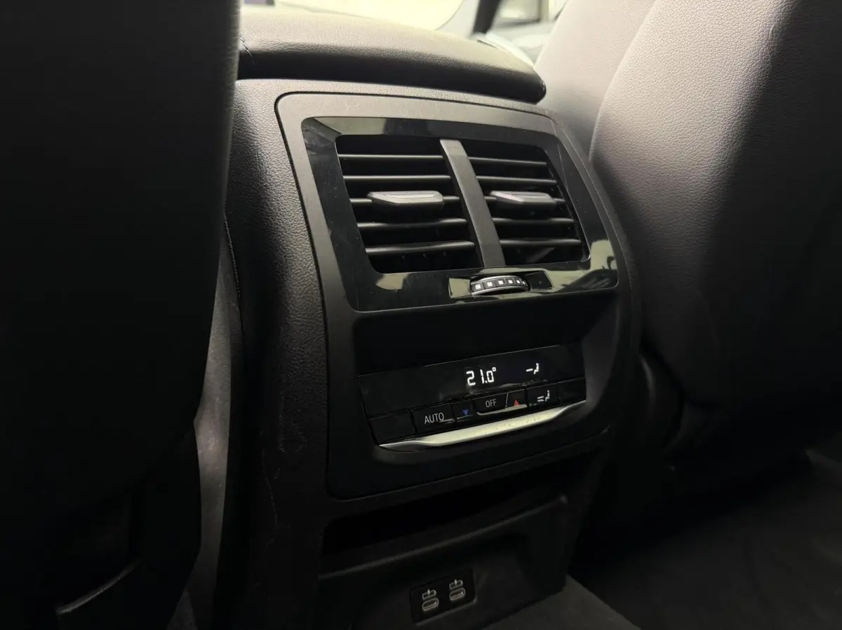 xDrive30e M-Sport | Pano | HUD | ACC | Leder | memory | Harman Kardon