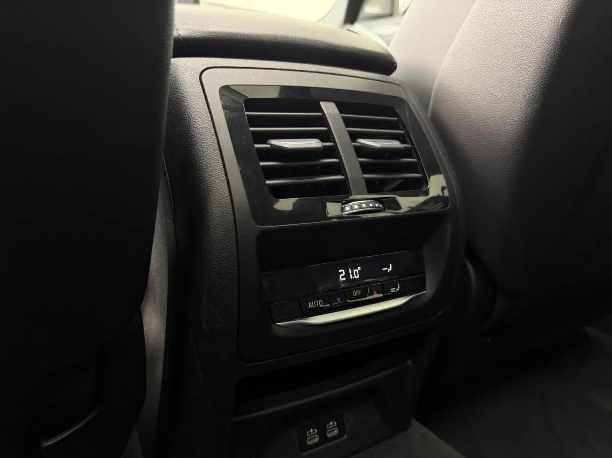xDrive30e M-Sport | Pano | HUD | ACC | Leder | memory | Harman Kardon