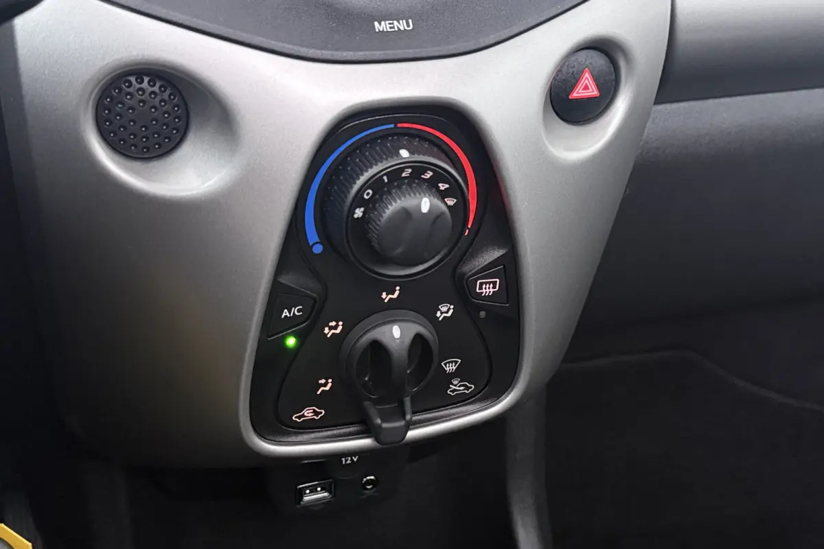 1.0 VTi Active (CABRIO TOP, BLUETOOTH, AIRCO)