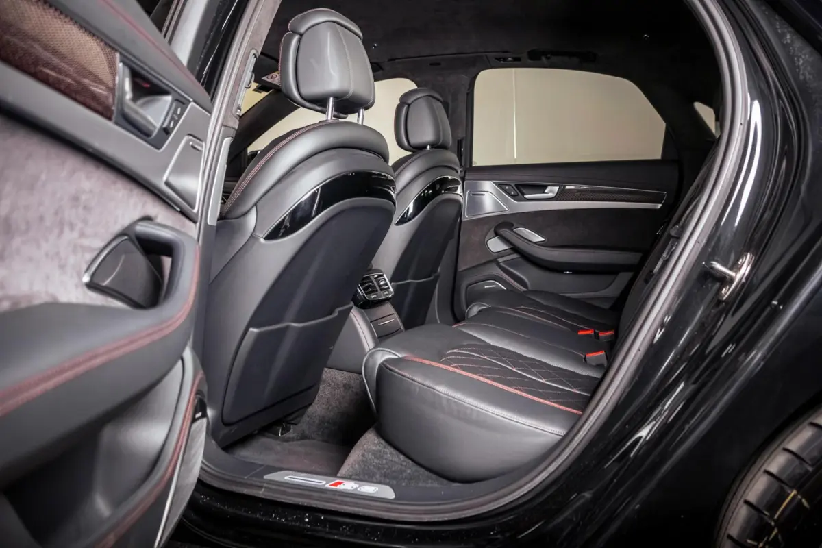 4.0 TFSI S8 plus|Keramisch|B&O|Matrix|Softclose|Night-Vision|Carbon