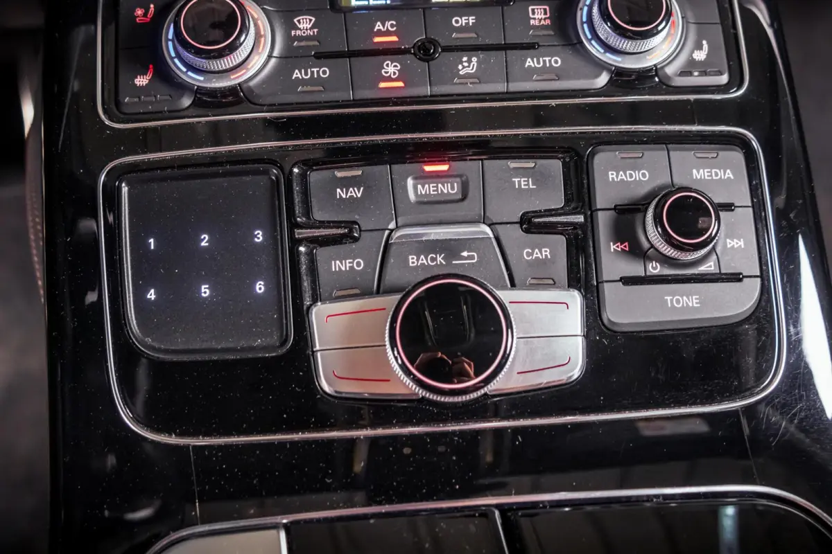 4.0 TFSI S8 plus|Keramisch|B&O|Matrix|Softclose|Night-Vision|Carbon