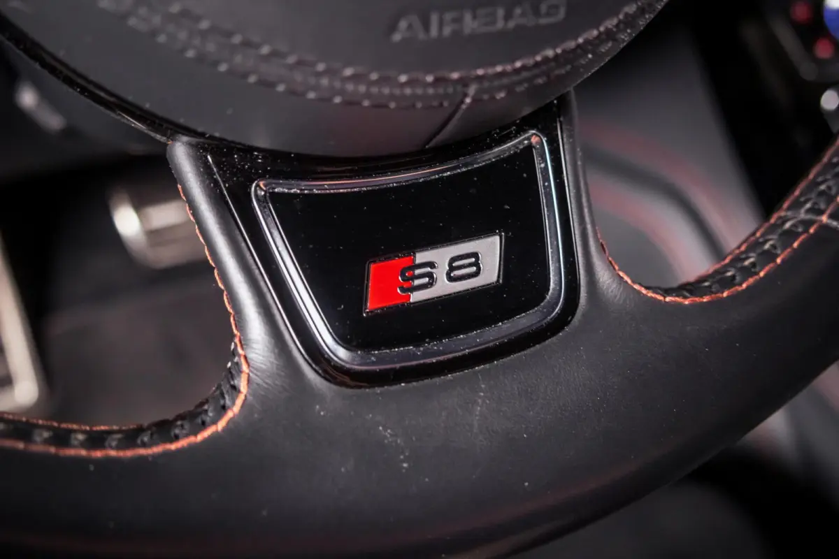 4.0 TFSI S8 plus|Keramisch|B&O|Matrix|Softclose|Night-Vision|Carbon