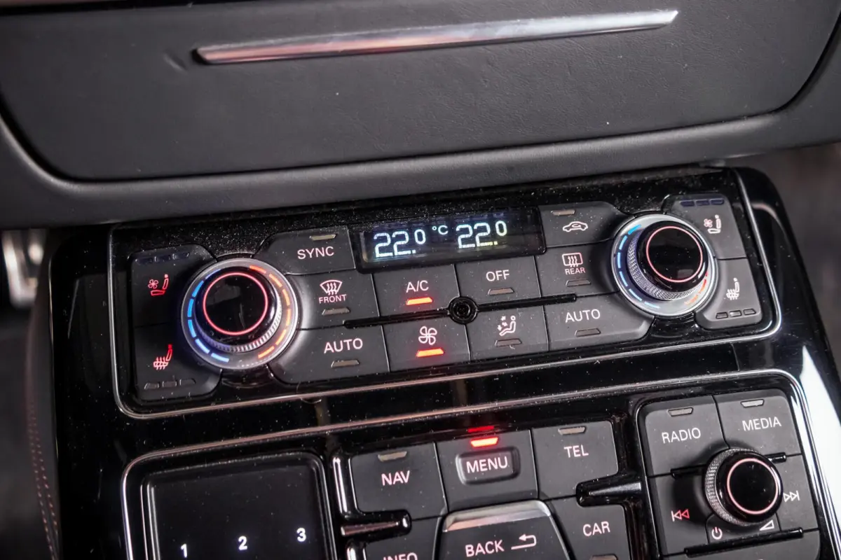 4.0 TFSI S8 plus|Keramisch|B&O|Matrix|Softclose|Night-Vision|Carbon