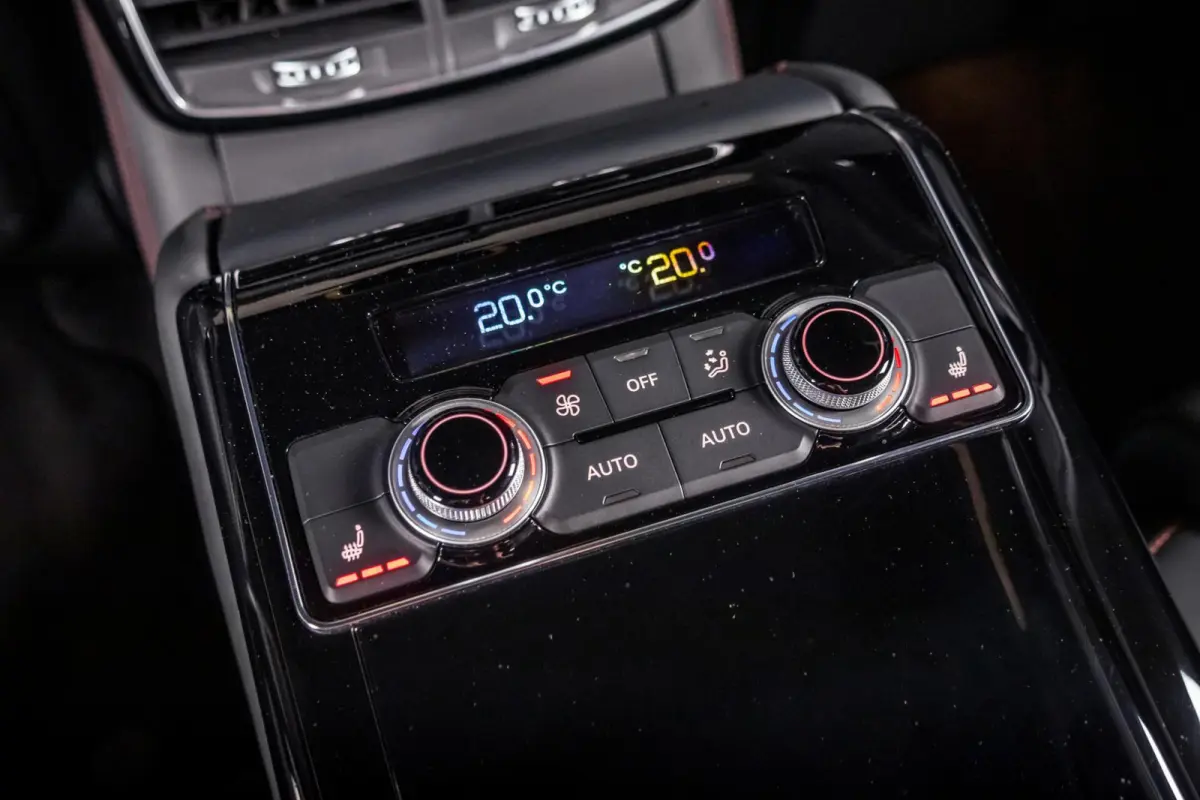 4.0 TFSI S8 plus|Keramisch|B&O|Matrix|Softclose|Night-Vision|Carbon