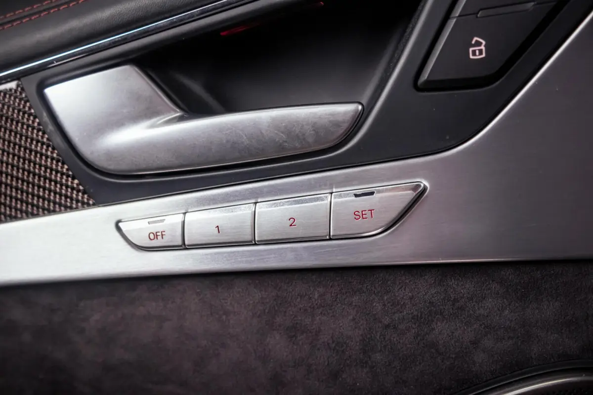 4.0 TFSI S8 plus|Keramisch|B&O|Matrix|Softclose|Night-Vision|Carbon