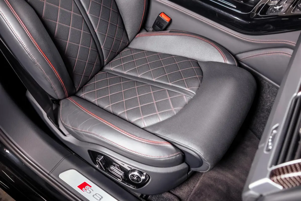 4.0 TFSI S8 plus|Keramisch|B&O|Matrix|Softclose|Night-Vision|Carbon