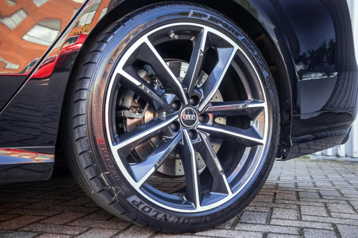 4.0 TFSI S8 plus|Keramisch|B&O|Matrix|Softclose|Night-Vision|Carbon