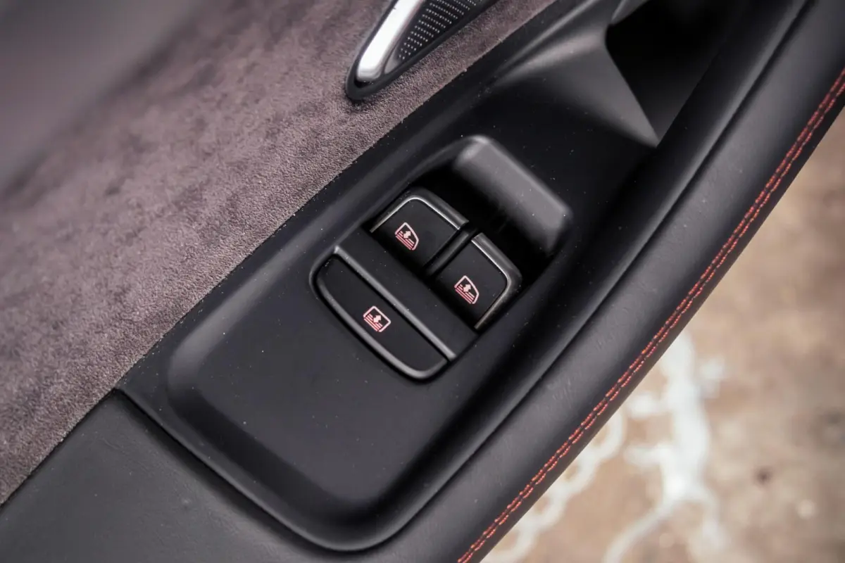 4.0 TFSI S8 plus|Keramisch|B&O|Matrix|Softclose|Night-Vision|Carbon