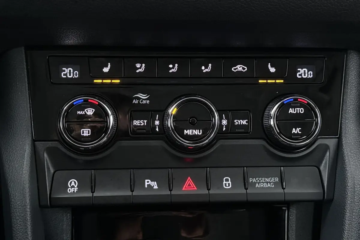 1.5 TSI Limited Business Edition (TREKHAAK AFNEEMBAAR, CANTON, STOELVERWARMING, CAMERA, CRUISE ADAPTIEF)