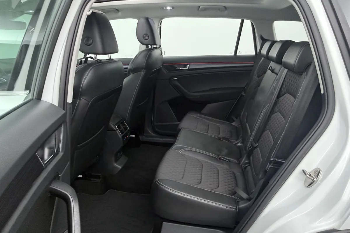 1.5 TSI Limited Business Edition (TREKHAAK AFNEEMBAAR, CANTON, STOELVERWARMING, CAMERA, CRUISE ADAPTIEF)