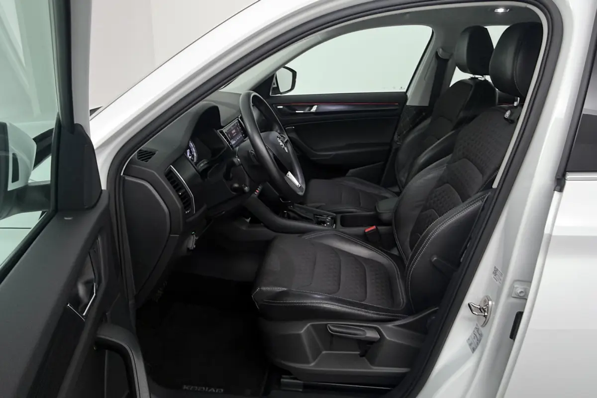 1.5 TSI Limited Business Edition (TREKHAAK AFNEEMBAAR, CANTON, STOELVERWARMING, CAMERA, CRUISE ADAPTIEF)