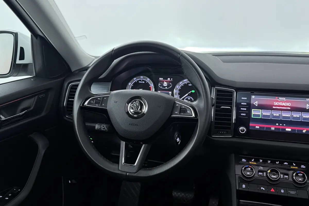 1.5 TSI Limited Business Edition (TREKHAAK AFNEEMBAAR, CANTON, STOELVERWARMING, CAMERA, CRUISE ADAPTIEF)
