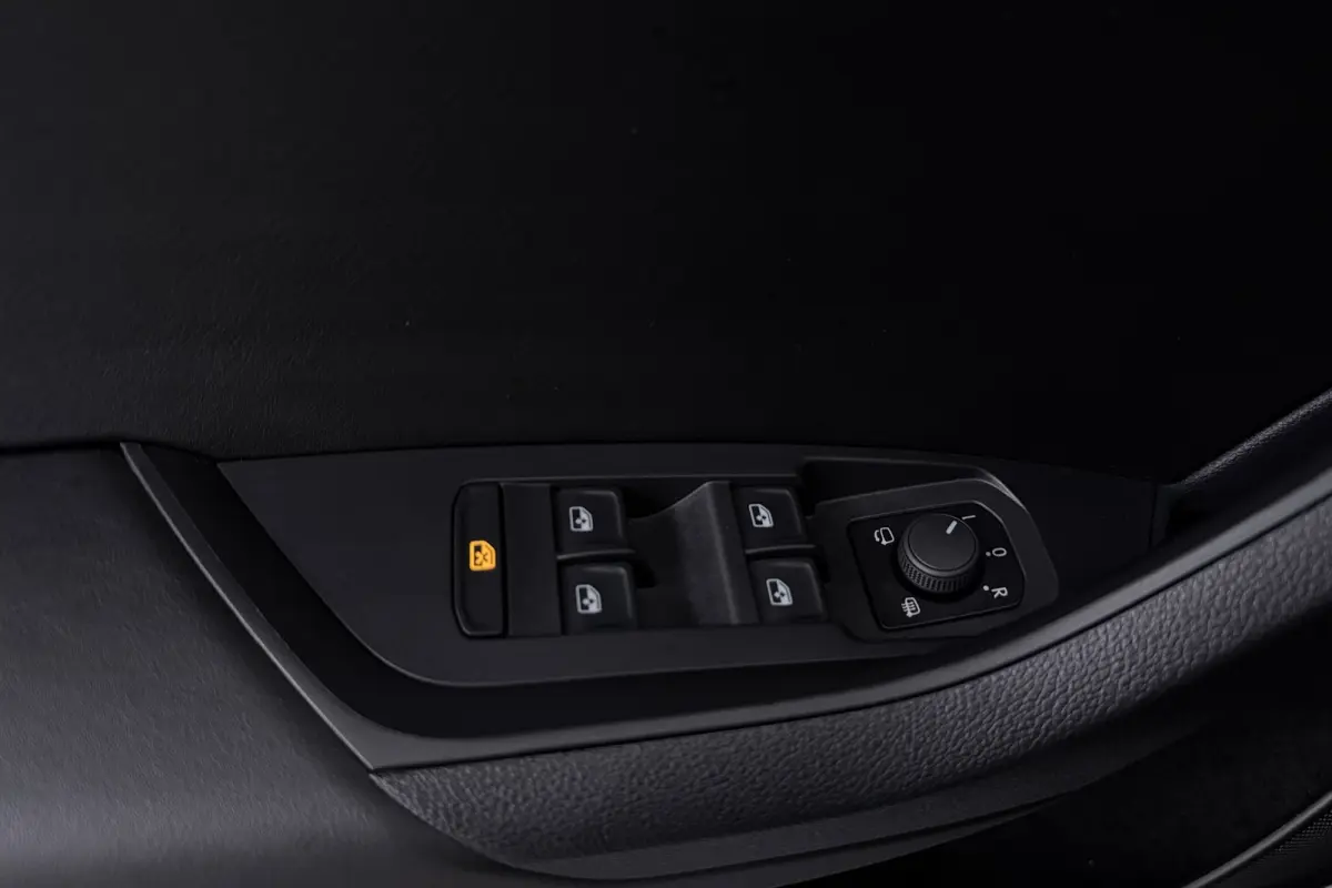 1.5 TSI Limited Business Edition (TREKHAAK AFNEEMBAAR, CANTON, STOELVERWARMING, CAMERA, CRUISE ADAPTIEF)